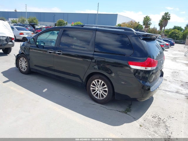 Toyota Sienna Xle V6