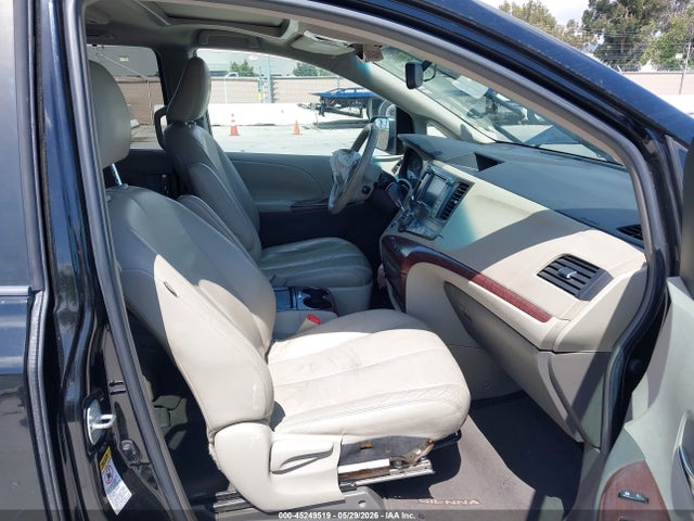 Toyota Sienna Xle V6