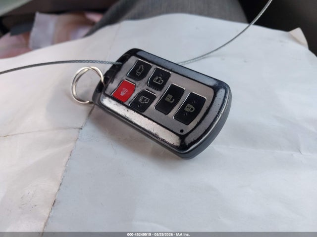 Toyota Sienna Xle V6