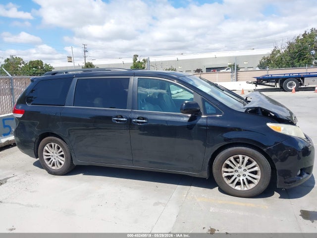 Toyota Sienna Xle V6