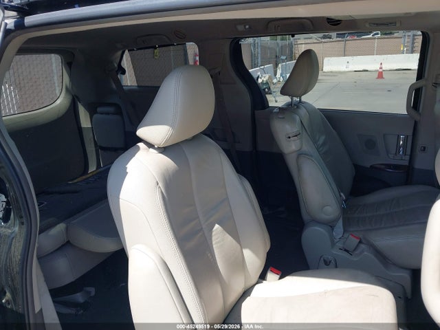Toyota Sienna Xle V6