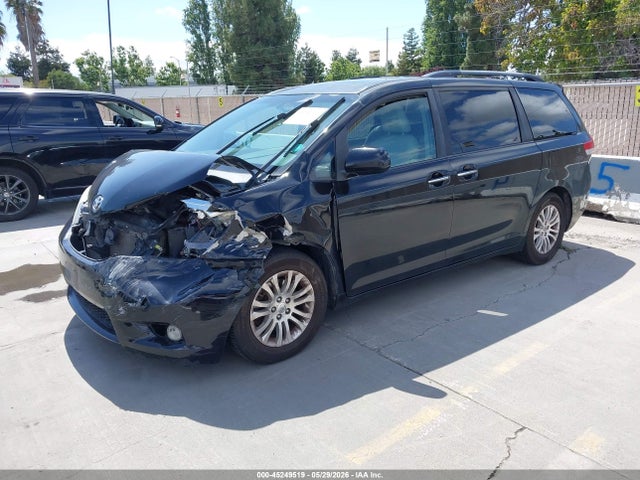 Toyota Sienna Xle V6