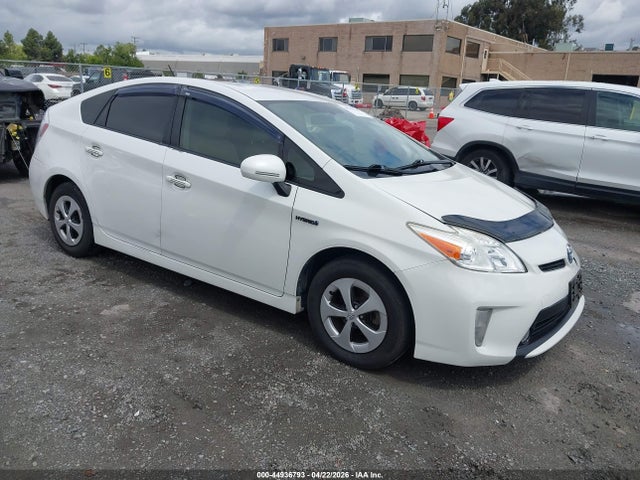 Salvage Toyota Prius Image