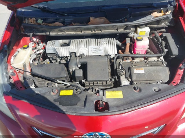 Toyota Prius v Two