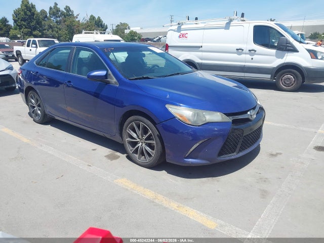 Salvage Toyota Camry Image