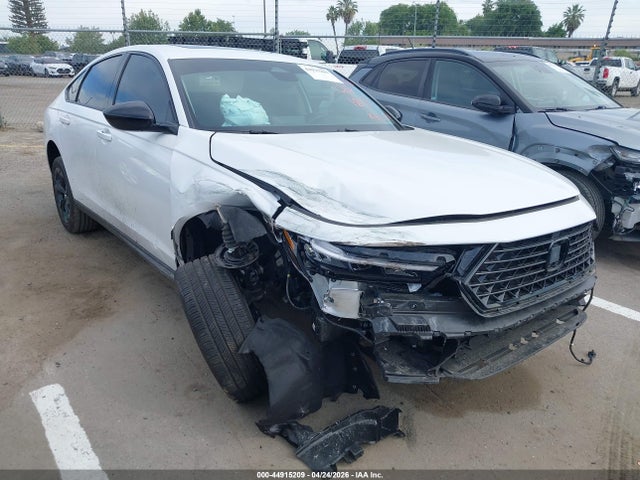Salvage Honda Accord Image