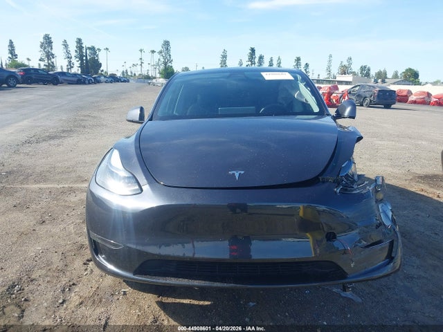 Tesla Model Y Long Range Dual Motor All-wheel Drive