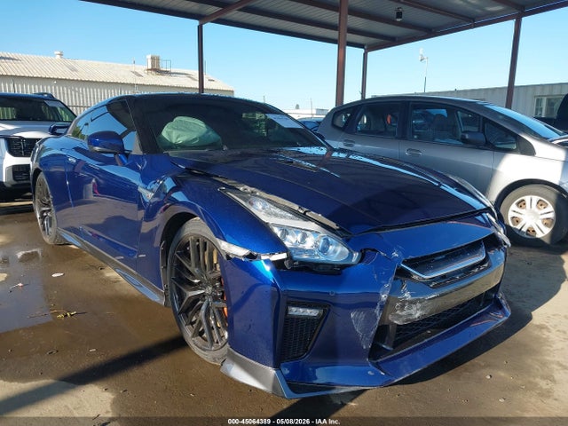 Salvage Nissan GT-R Image