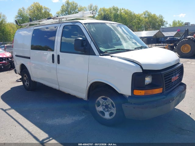 Salvage GMC Savana Image