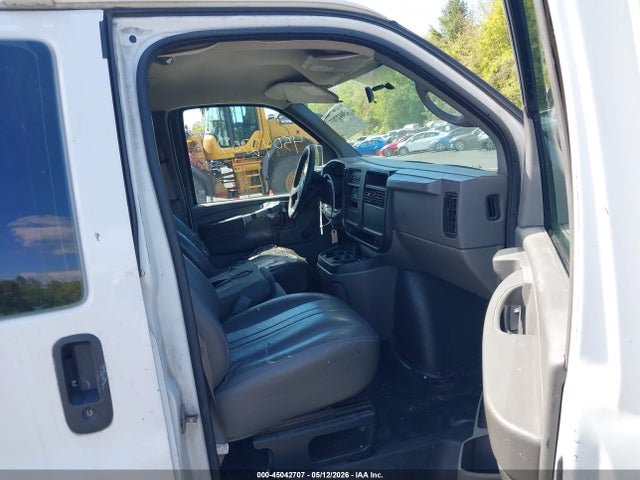 GMC Savana Standard