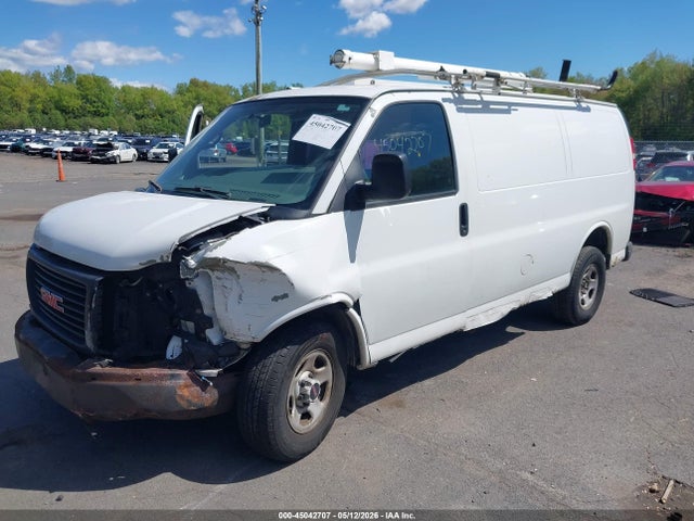GMC Savana Standard