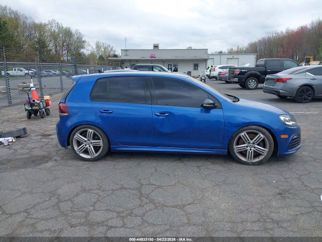 Volkswagen Golf 4-door
