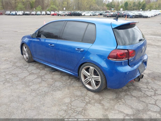 Volkswagen Golf 4-door