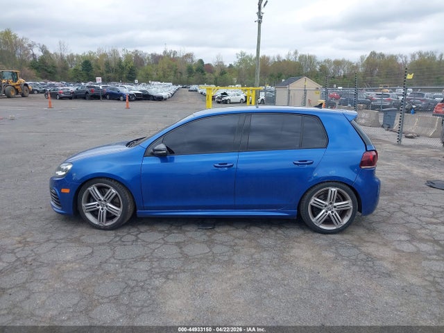 Volkswagen Golf 4-door
