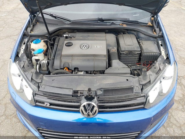 Volkswagen Golf 4-door