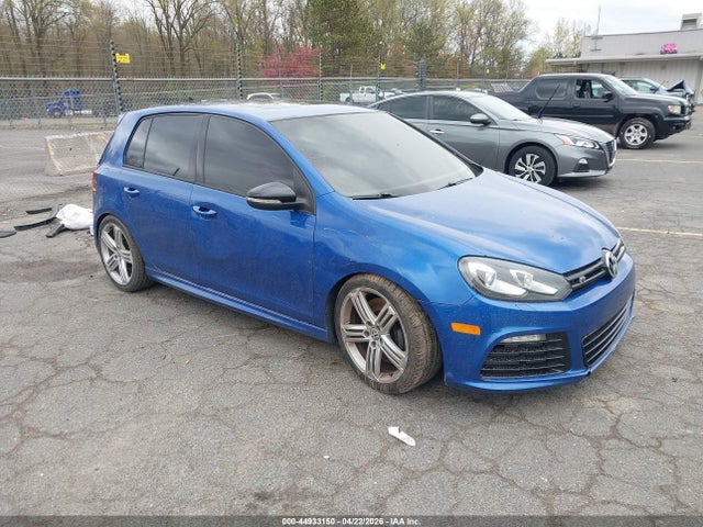 Salvage Volkswagen Golf Image