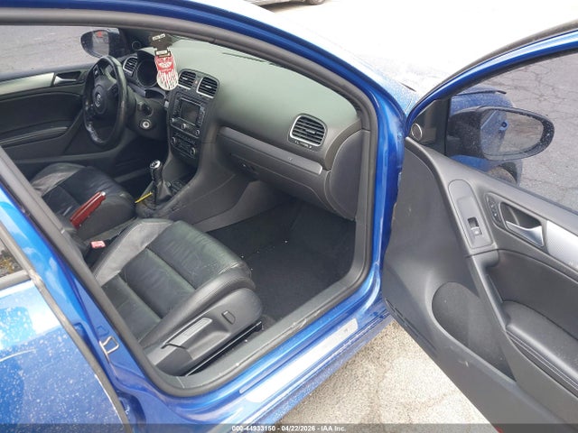 Volkswagen Golf 4-door