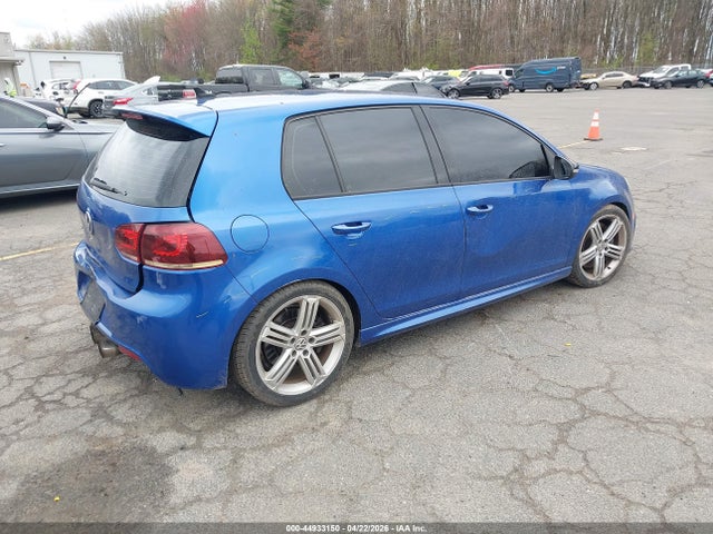 Volkswagen Golf 4-door