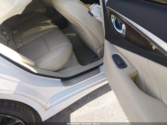 INFINITI Q50 3.0t Luxe