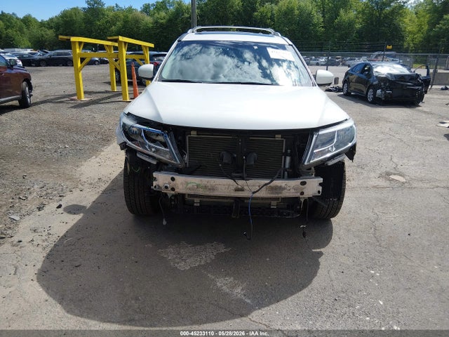 Nissan Pathfinder Platinum