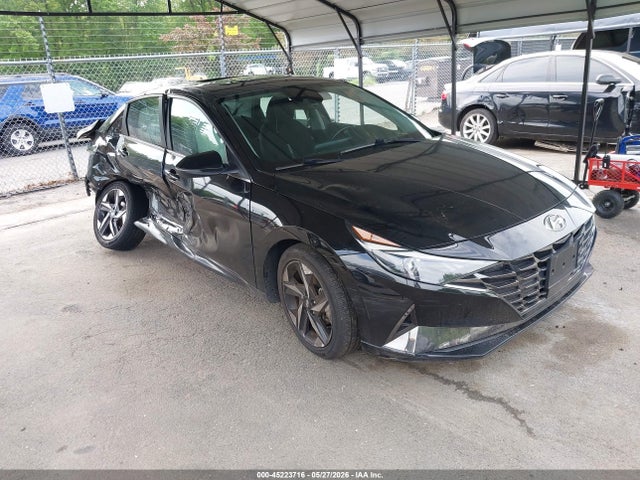 Salvage Hyundai ELANTRA Image
