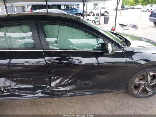 Hyundai ELANTRA Sel