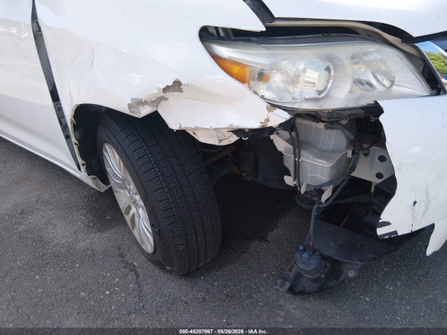 Toyota Sienna Xle V6 8 Passenger