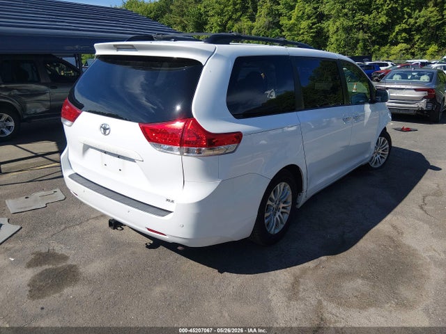 Toyota Sienna Xle V6 8 Passenger