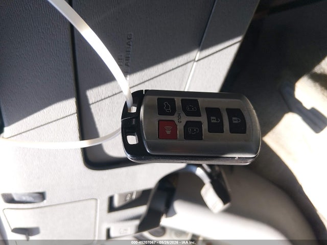 Toyota Sienna Xle V6 8 Passenger