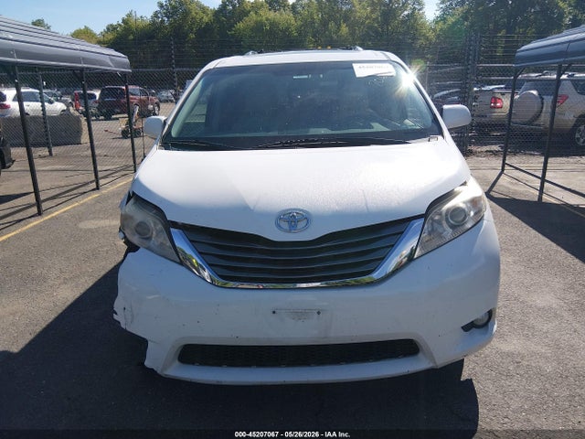 Toyota Sienna Xle V6 8 Passenger