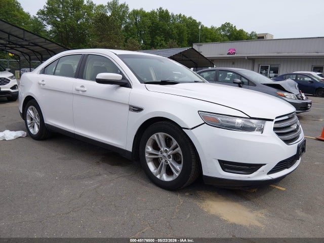 Salvage Ford Taurus Image
