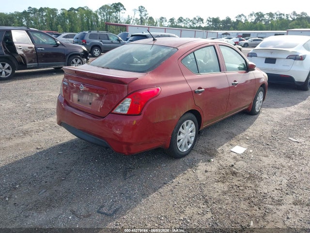 Nissan Versa 1.6 S+