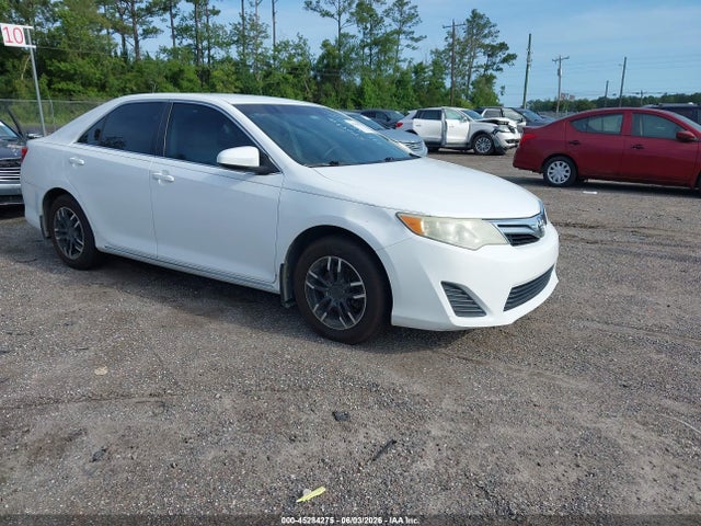 Salvage Toyota Camry Image
