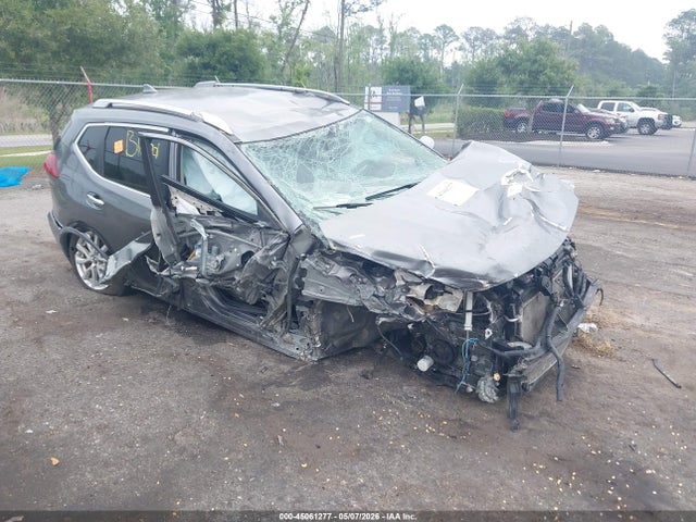 Salvage Nissan Rogue Image