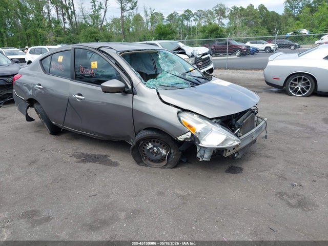 Salvage Nissan Versa Image