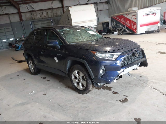 Salvage Toyota RAV4 Image
