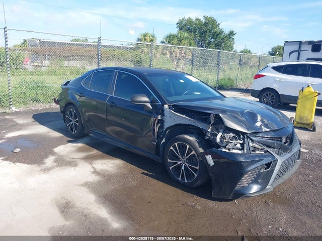 Salvage Toyota Camry Image