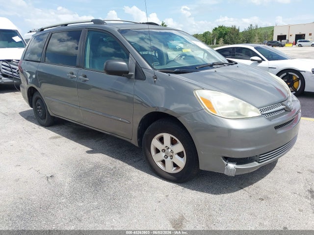 Salvage Toyota Sienna Image
