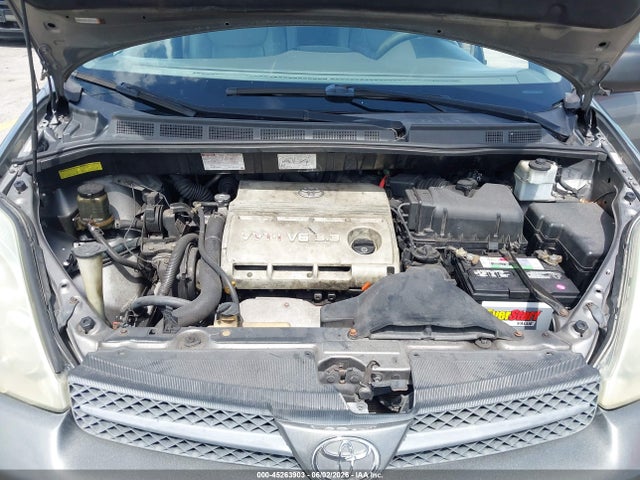 Toyota Sienna Le