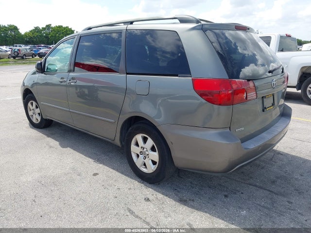 Toyota Sienna Le