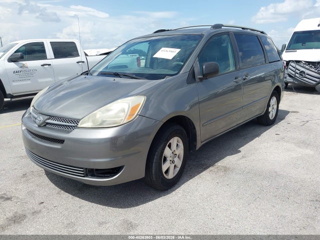 Toyota Sienna Le