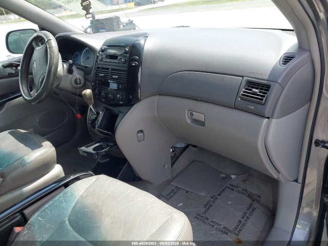 Toyota Sienna Le