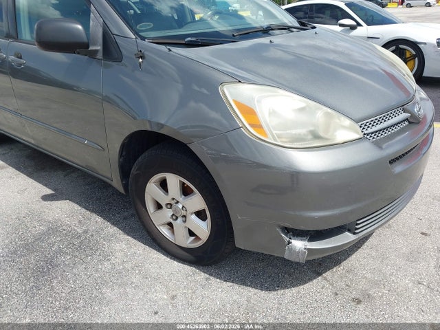 Toyota Sienna Le