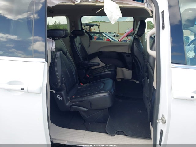 Chrysler Pacifica Touring L