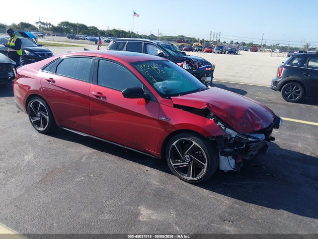 Salvage Hyundai ELANTRA Image