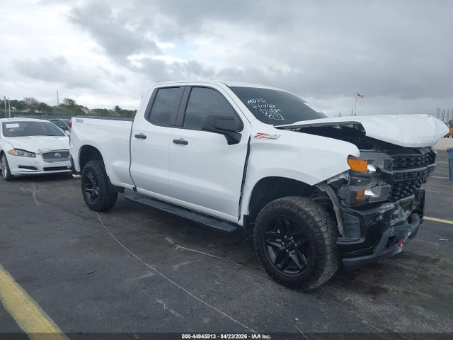 Salvage Chevrolet Silverado 1500 Image