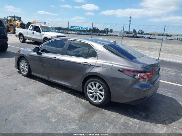 Toyota Camry Le