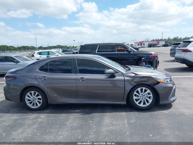 Toyota Camry Le