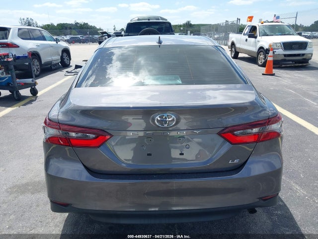 Toyota Camry Le