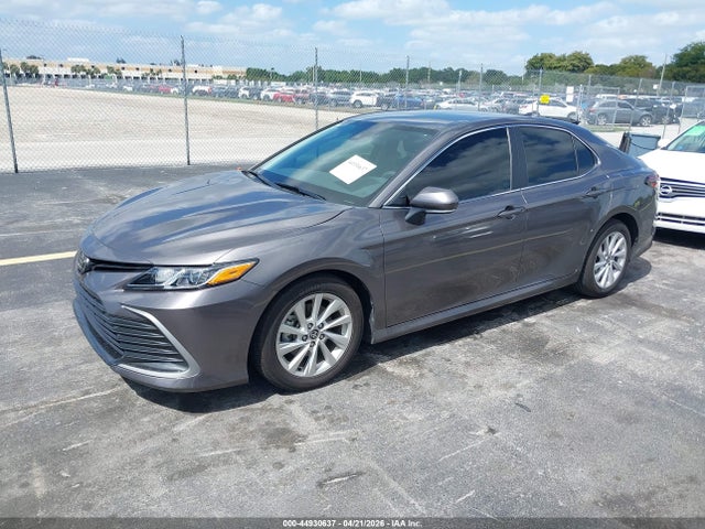 Toyota Camry Le